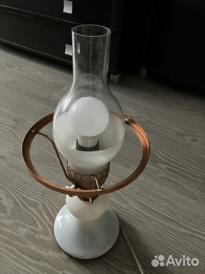 Лампа настольная