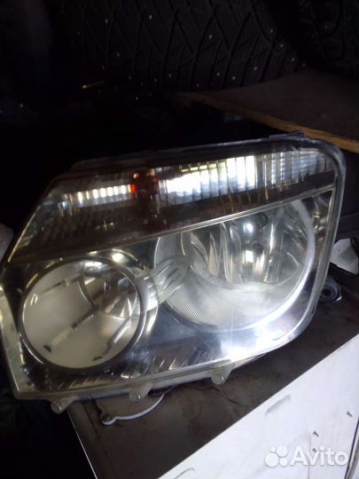 Передняя левая фара Рено Дастер