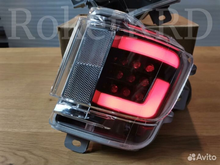 Катафоты Toyota Land Cruiser 200 с 16г черно-бел