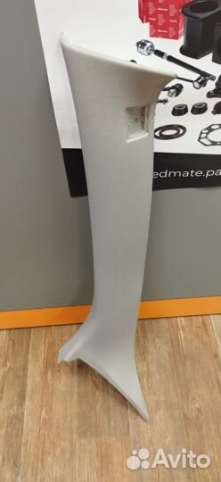 Обшивка стойки Volvo V70 S80 левая 39858049