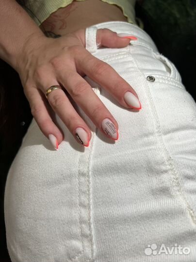 Маникюр-педикюр