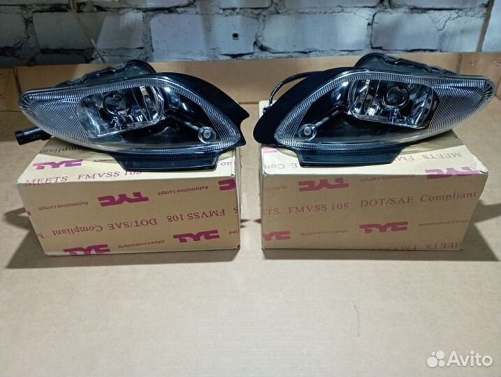 Фара противотуманная птф левая Chrysler 300M