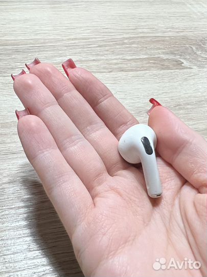 Левый наушник Airpods Pro