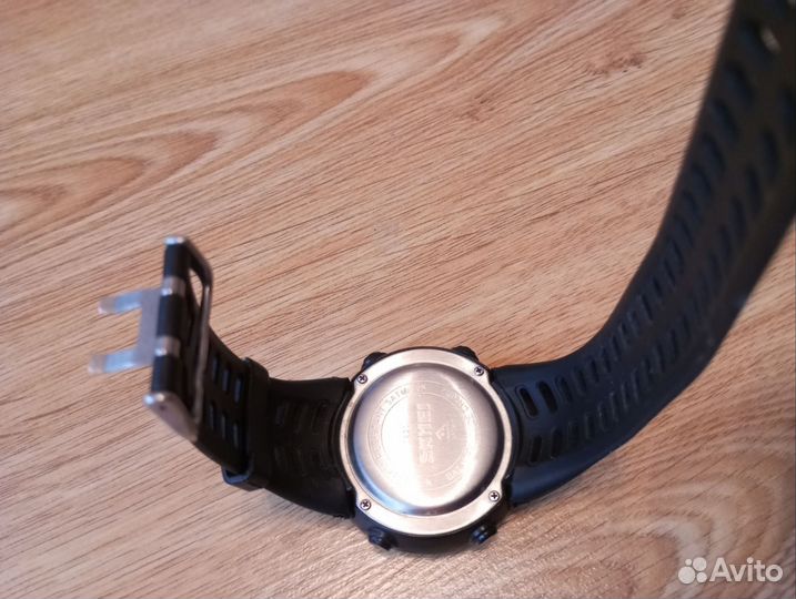 Мужские наручные часы электронные