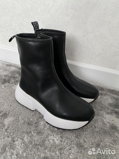 Ботинки для девочки 33-34р