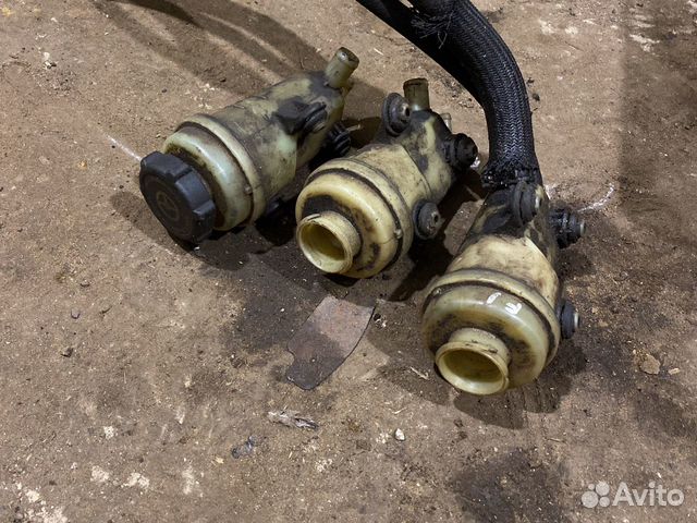 Бачок Гур Ford Fucus 1