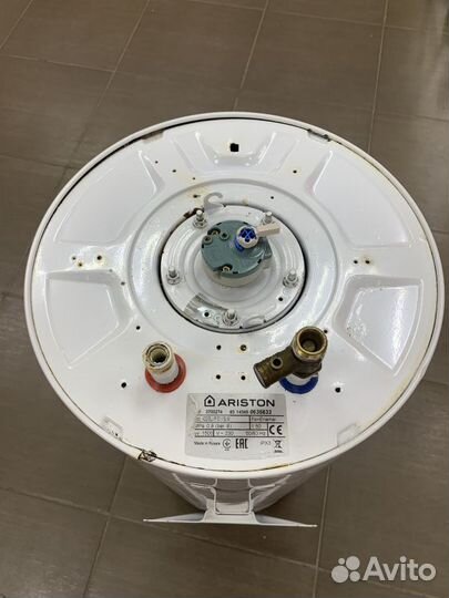 Настенный накопительный электрический водонагреват