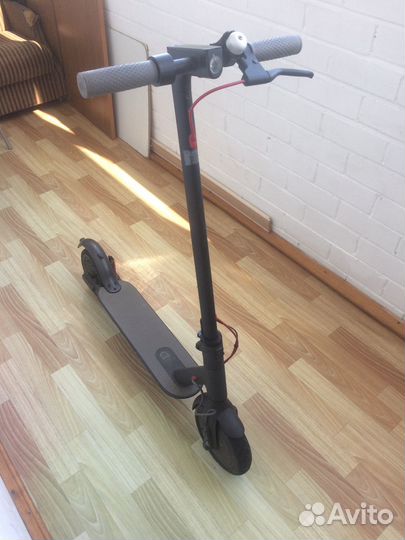 Электрический самокат Xiaomi M365