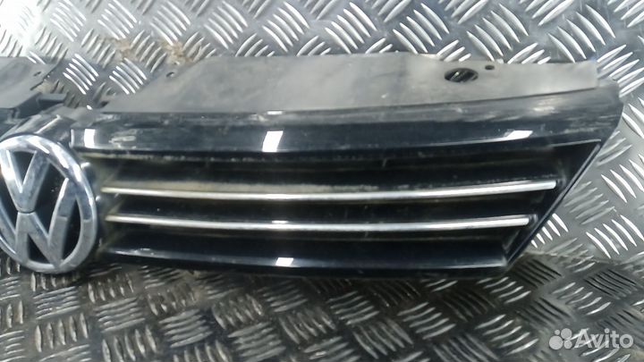 Решетка радиатора volkswagen jetta 6 2010