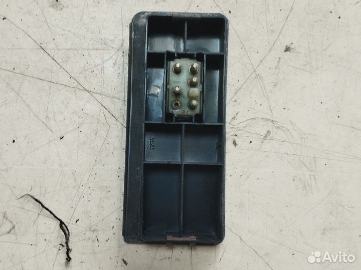 Кнопка стеклоподъёмника передняя правая vоlvo 760