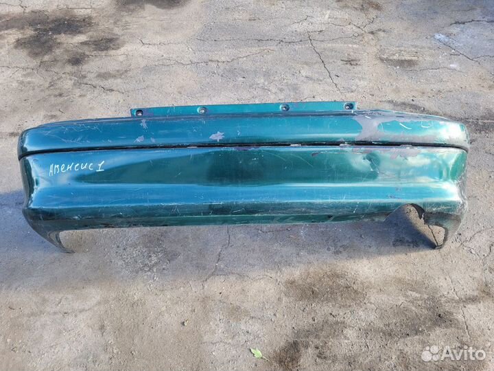 Бампер задний на Toyota Avensis 1