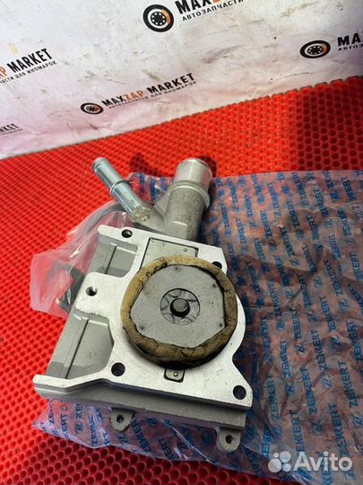 Помпа водяная Ford Focus 1 2.0L split port