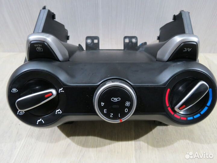 Блок управления отопителем Kia Rio 4