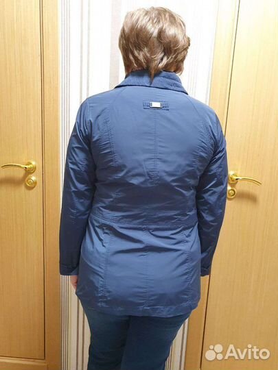 Куртка-ветровка