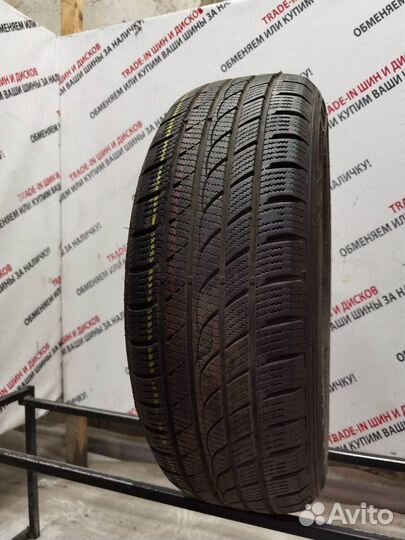 Tracmax Ice-Plus S220 215/65 R16 98H