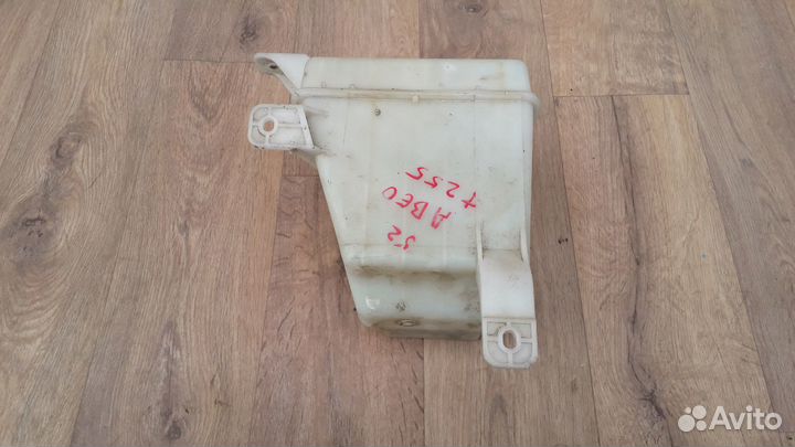 Бачок омывателя Chevrolet Aveo T250 Седан 2010