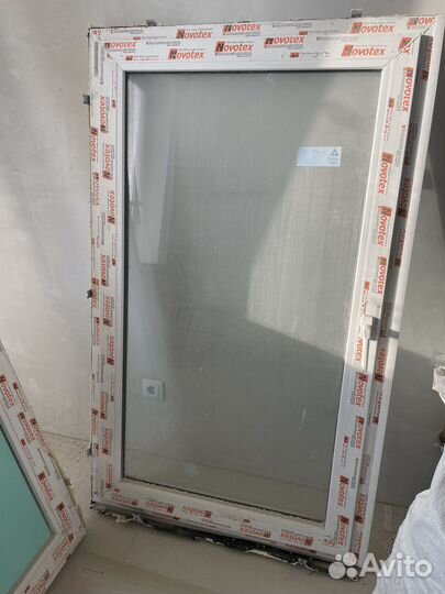 Окно и дверь на балкон