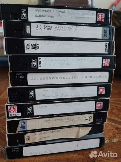 Видеокассеты с мультфильмами