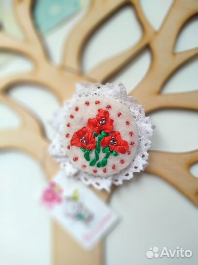 Брошь с маками, валяние