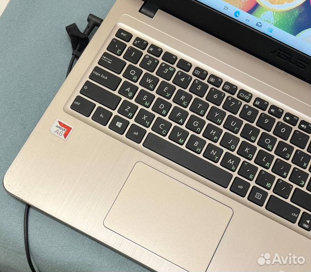 Шустрый ноутбук asus SSD 8RAM