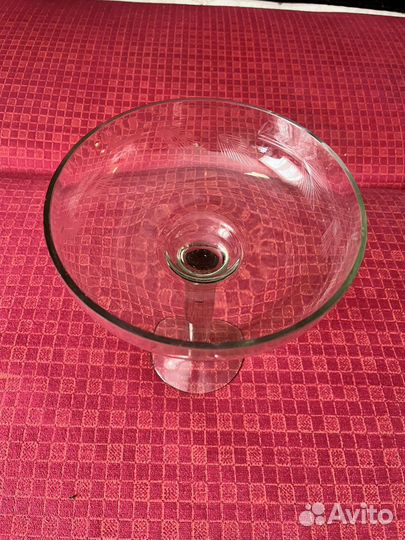 Ваза для фруктов на ножке