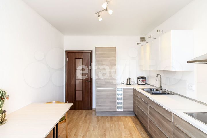 2-к. квартира, 75,7 м², 10/19 эт.