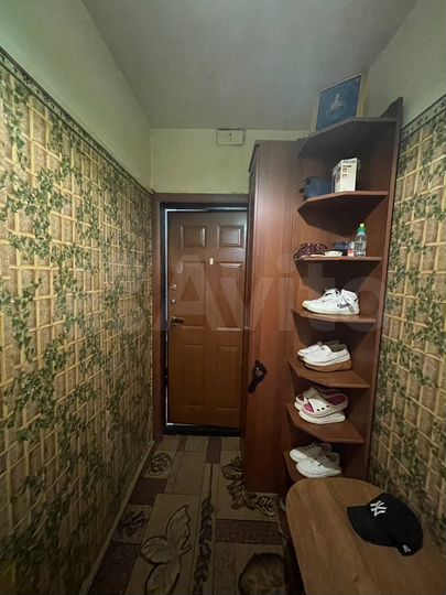 Доля в 2-к. квартире, 53,7 м², 1/5 эт.