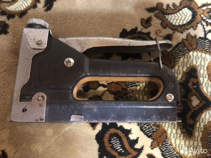 Степлер мебельный