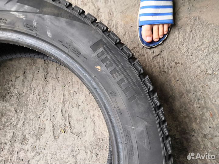 Pirelli Scorpion Ice Zero 2 225/60 R19