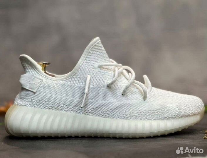 Adidas yeezy boost 350 белый разм. 38