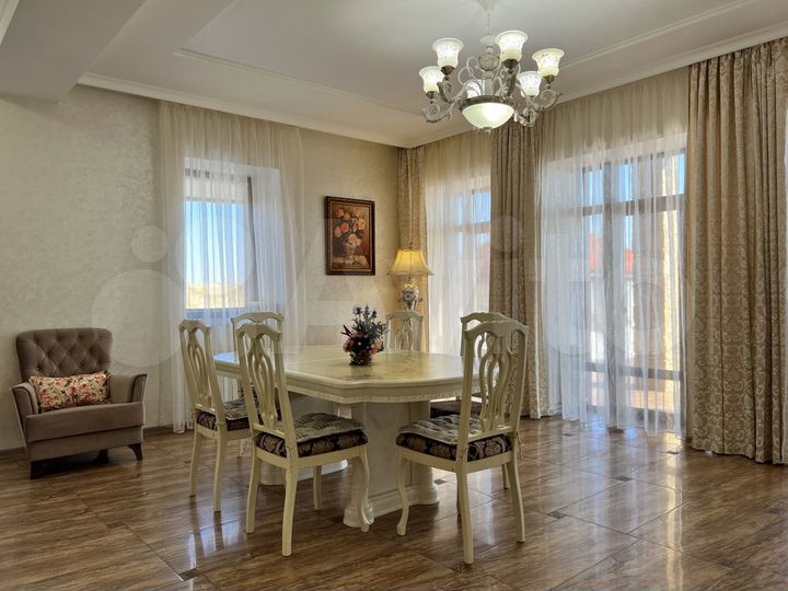 Коттедж 280 м² на участке 25 сот.