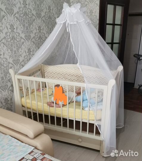 Детская кроватка