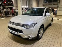 Mitsubishi Outlander 2.4 CVT, 2013, 77 400 км, с пробегом, цена 1 927 000 руб.