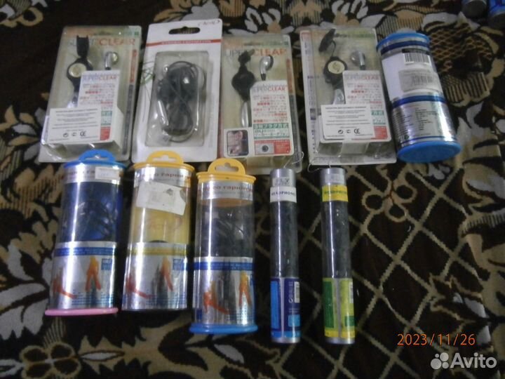 102 наушника для старых телефонов