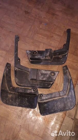 Б/у брызговики оригинал на рено логан 2