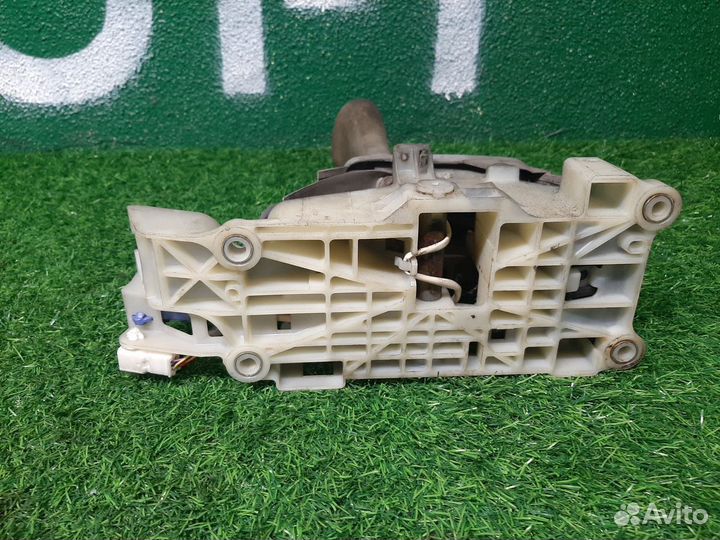 Селектор АКПП на Toyota Corolla 8