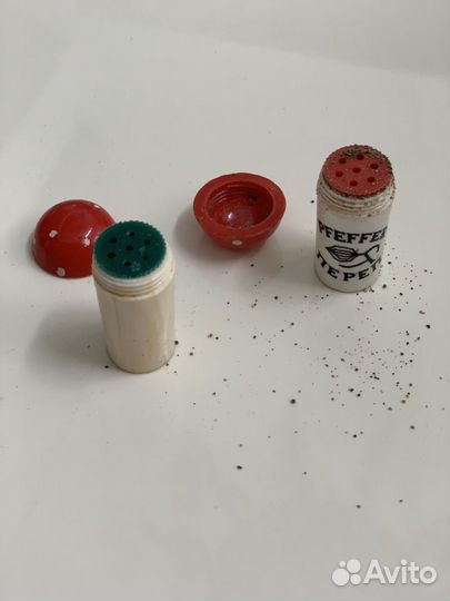 Набор: солонка и перечница