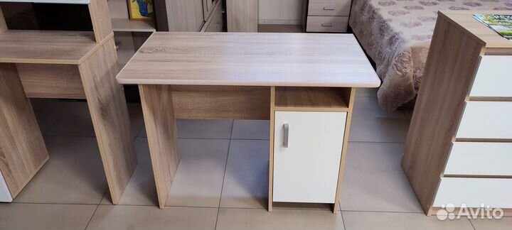 Стол письменный компьютерный 100х57х74