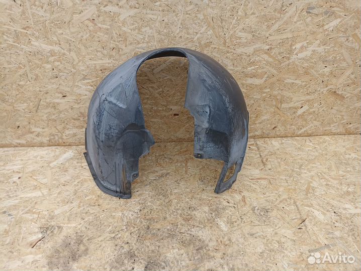 Подкрылок передний левый BMW E65