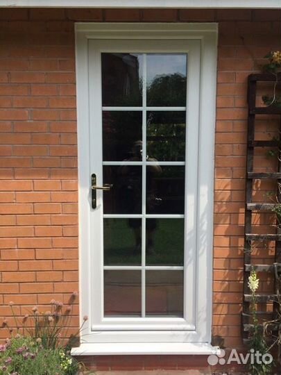 Дверь входная со шпросом 1000*2100