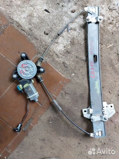 Передний правый стеклоподъёмник Шевроле Спарк