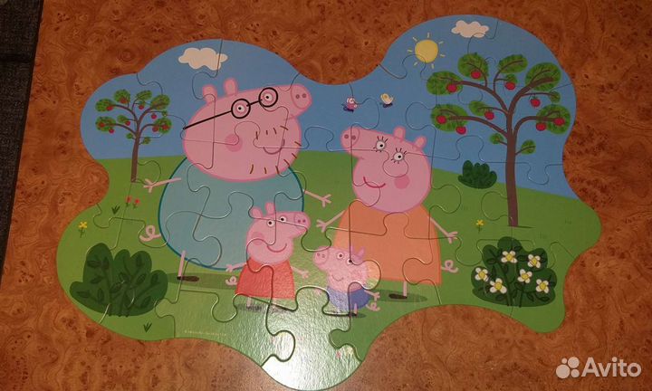 Фигурный пазл и Набор настольных игр Свинка Пеппа