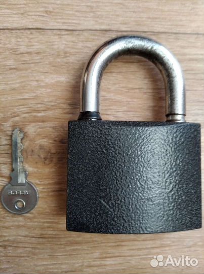 Замок навесной,гаражный