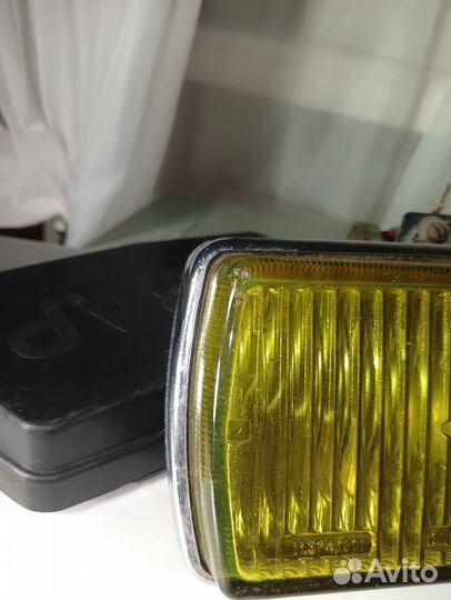 Противотуманная фара желтая