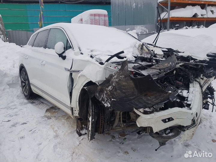 Volkswagen Touareg III 2018г (дизель) по запчастям