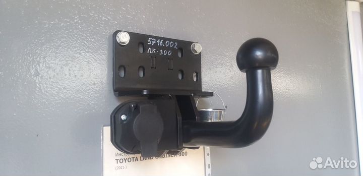 Фаркоп на Toyota Land cruiser 300