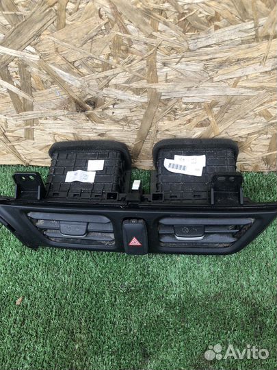 Центральный воздуховод с дефектом Kia Rio 3