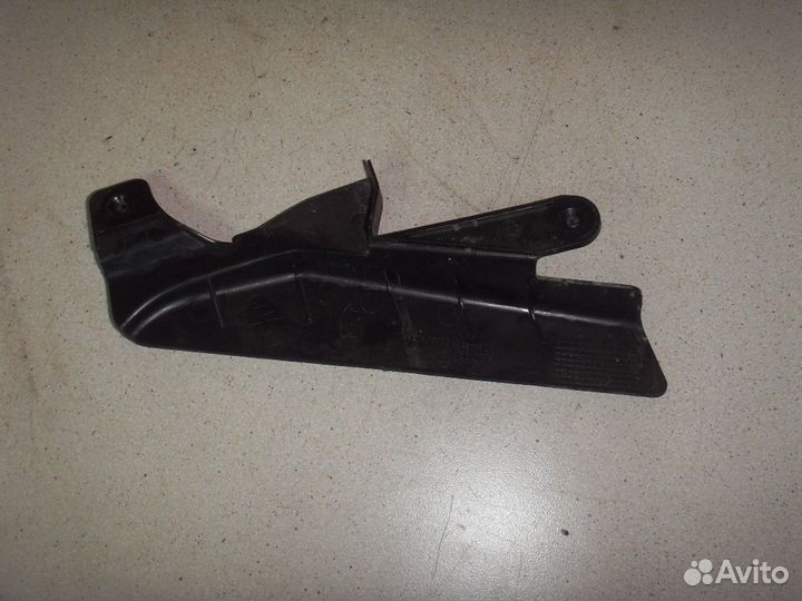 Накладка замка двери 813771С00 Hyundai Getz (TB)