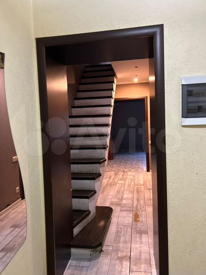3-к. квартира, 74,7 м², 1/2 эт.