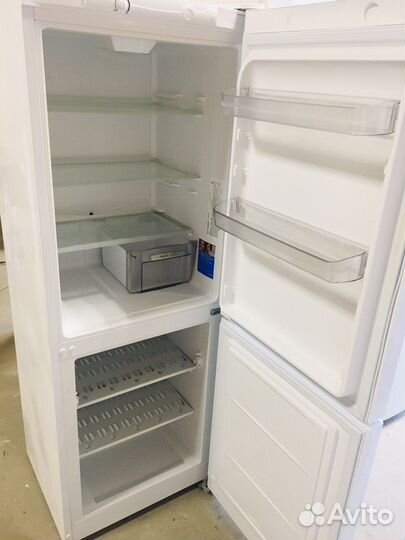 Холодильник Indesit